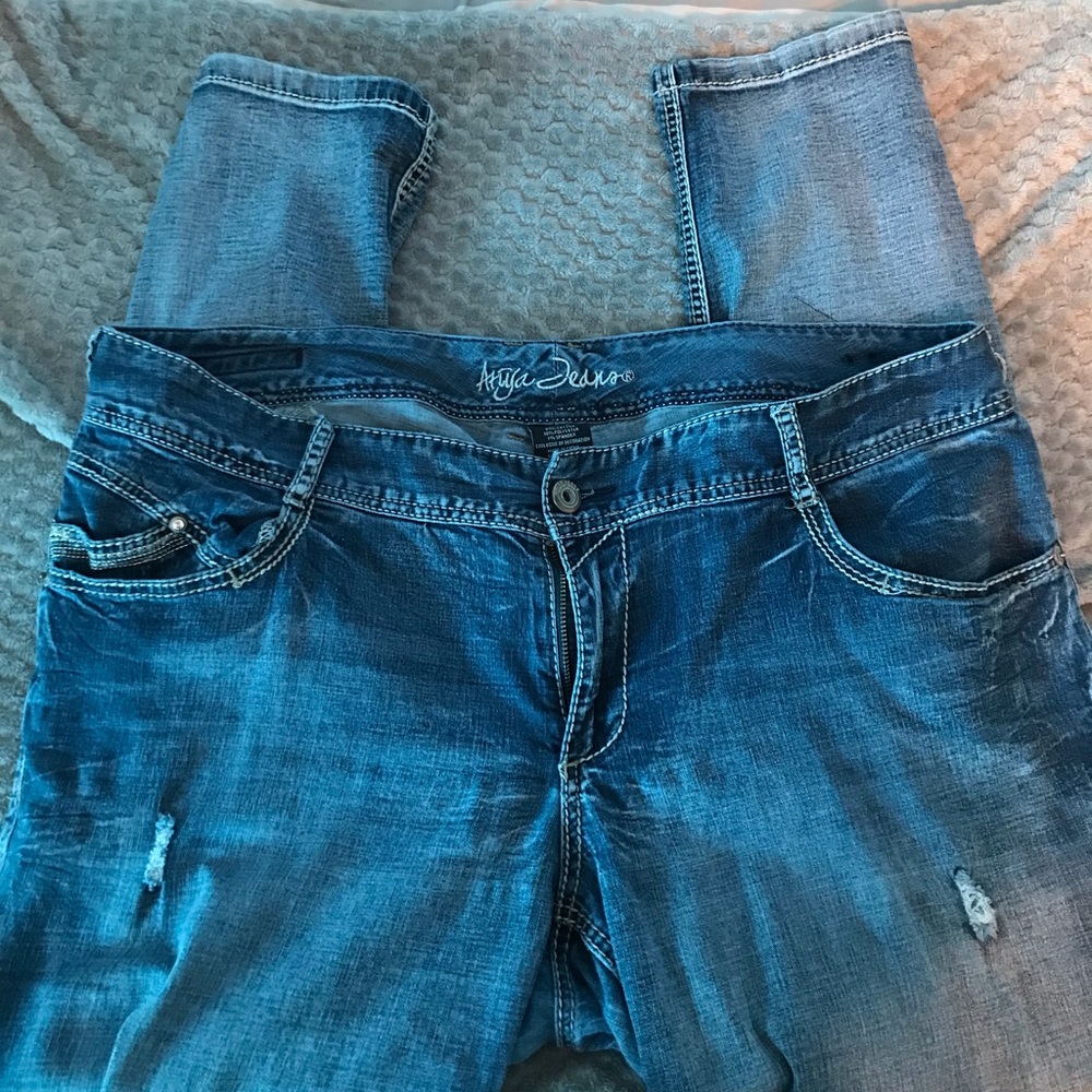 ariya jeans